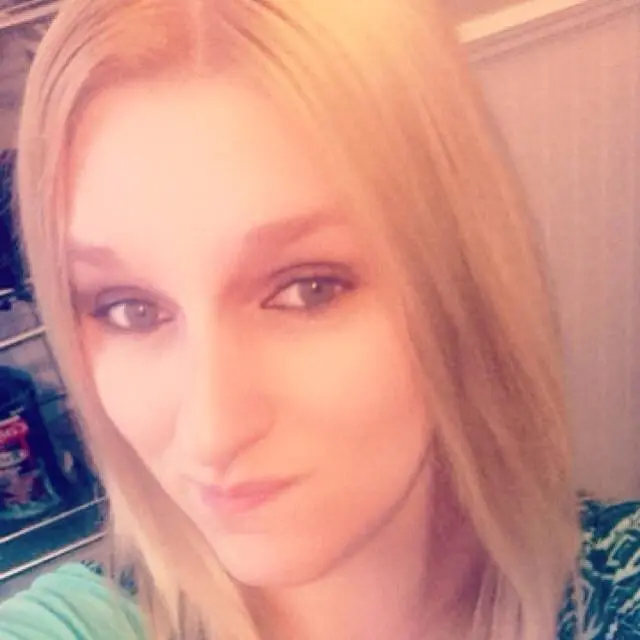 Jessica Buzink Headshot